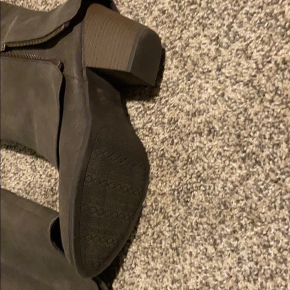 Boots - Picture 3 of 4